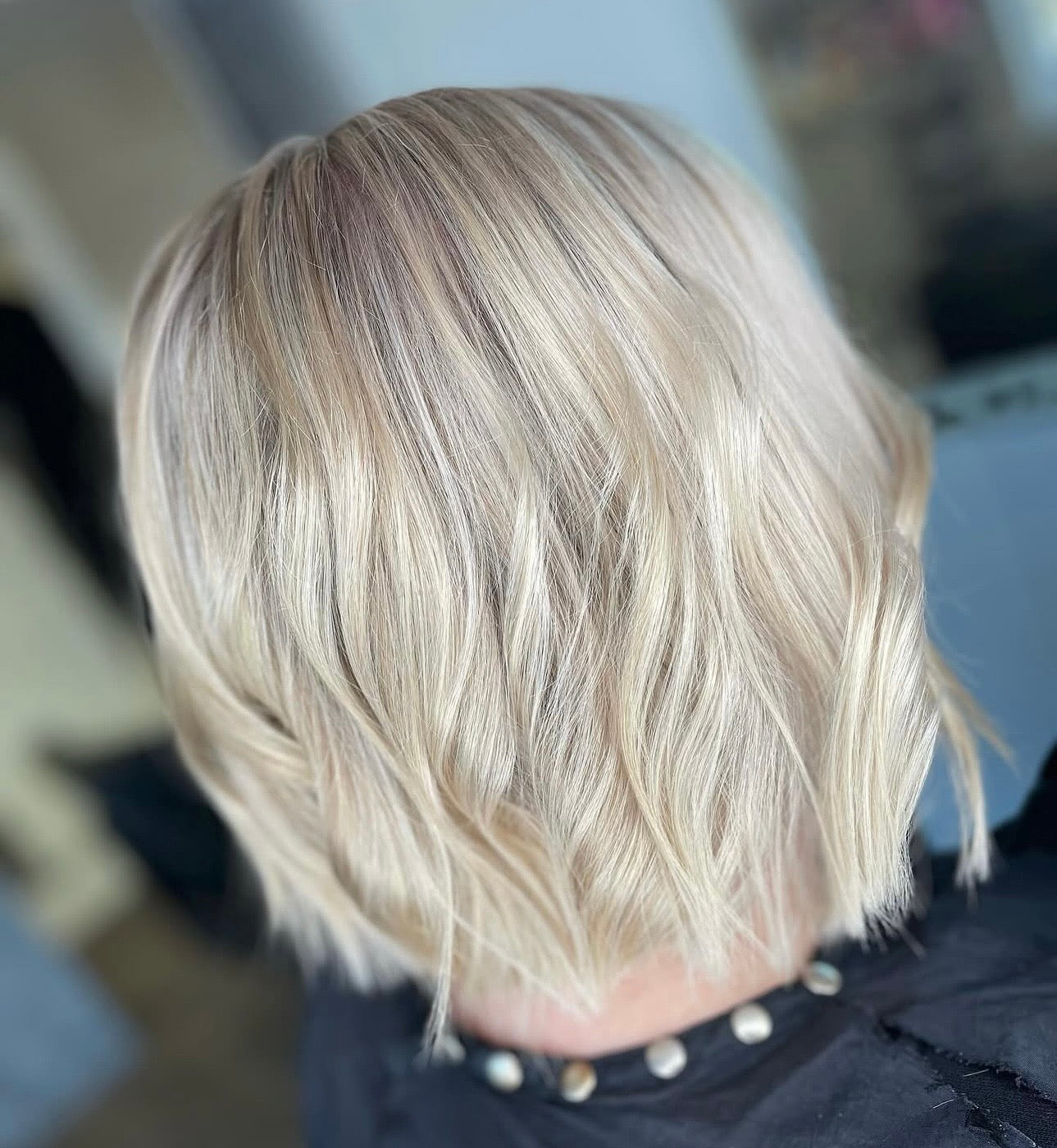 Luxury Shampoo & Finish - (Short-Medium)
